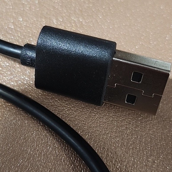 Fitbit Ionic Charging Dock with USB - Picture 2 of 2